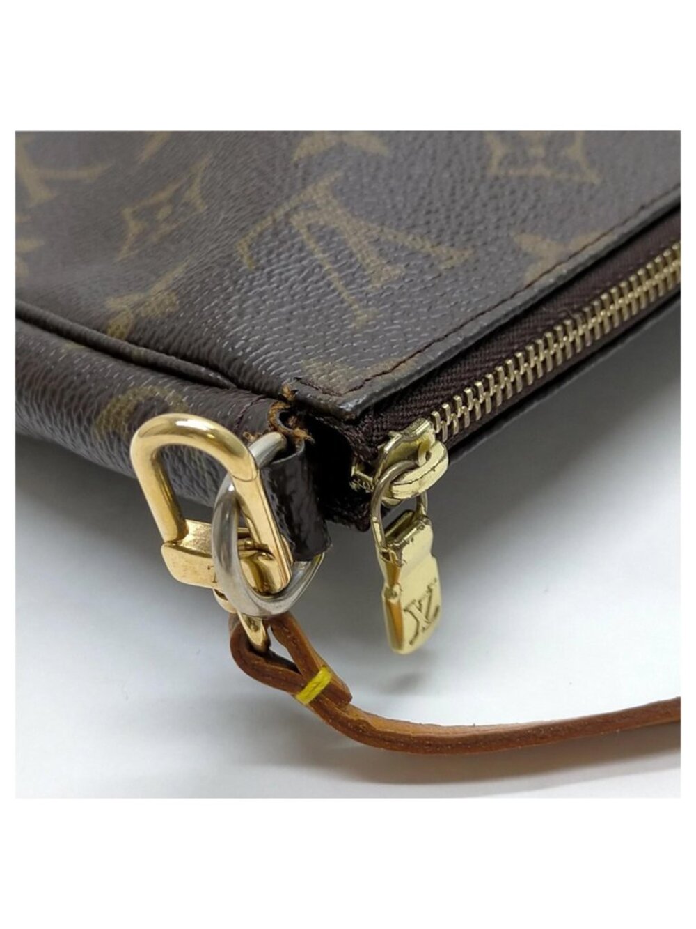 Authentic Louis Vuitton Pochette Accessoires Monogram Canvas Shoulder Bag - Picture 10 of 16